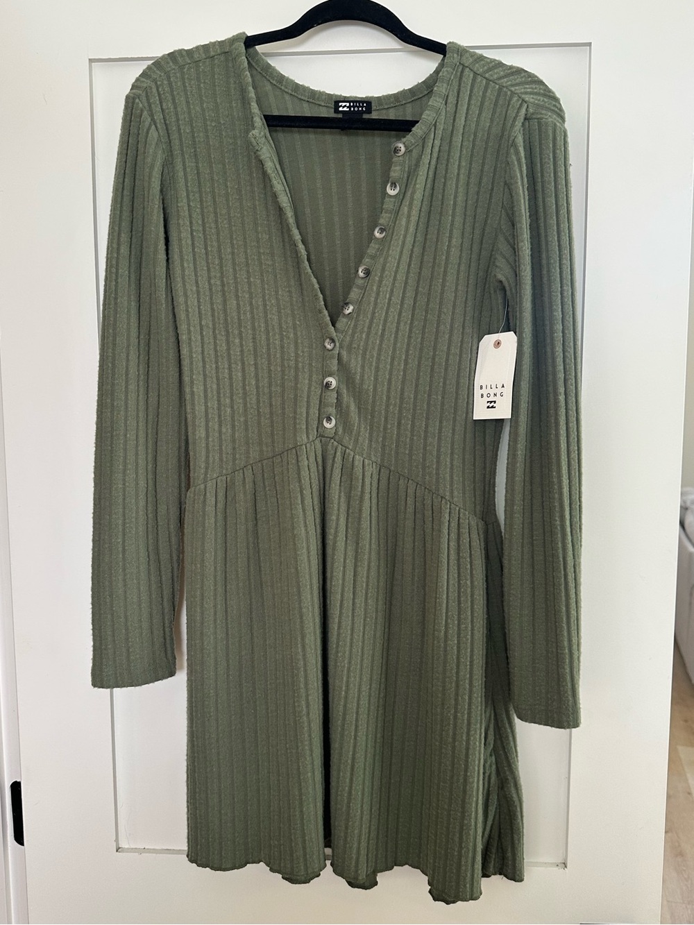 Billabong Long Sleeve Mini Dress. Long sleeve dress. Fall dress